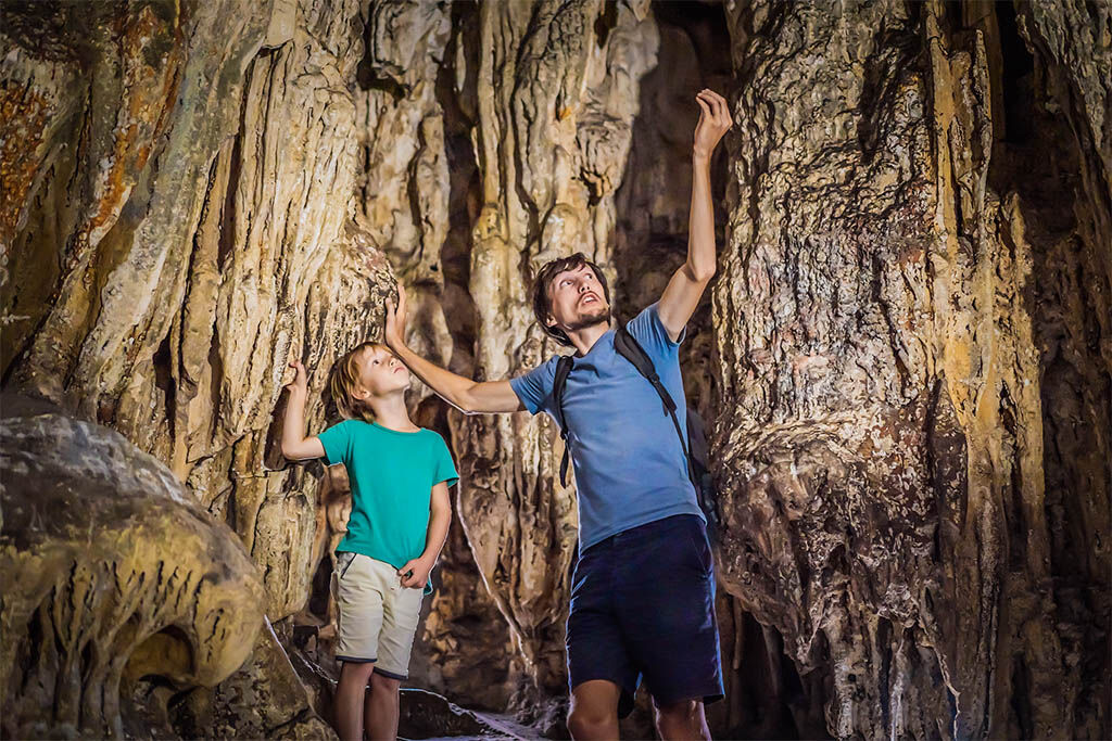 Discover the majestic caves of Ha Long